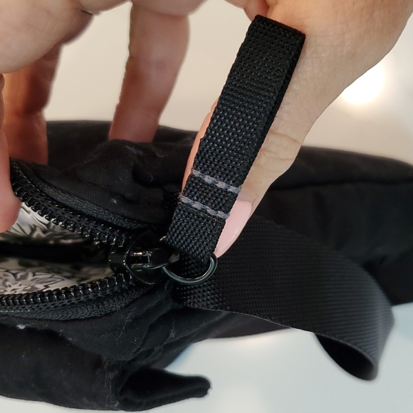 VERA BRADLEY Black ~ Zipper Closure 5-Pocket Bag with Extendable Shoulder Strap - Picture 10 of 12